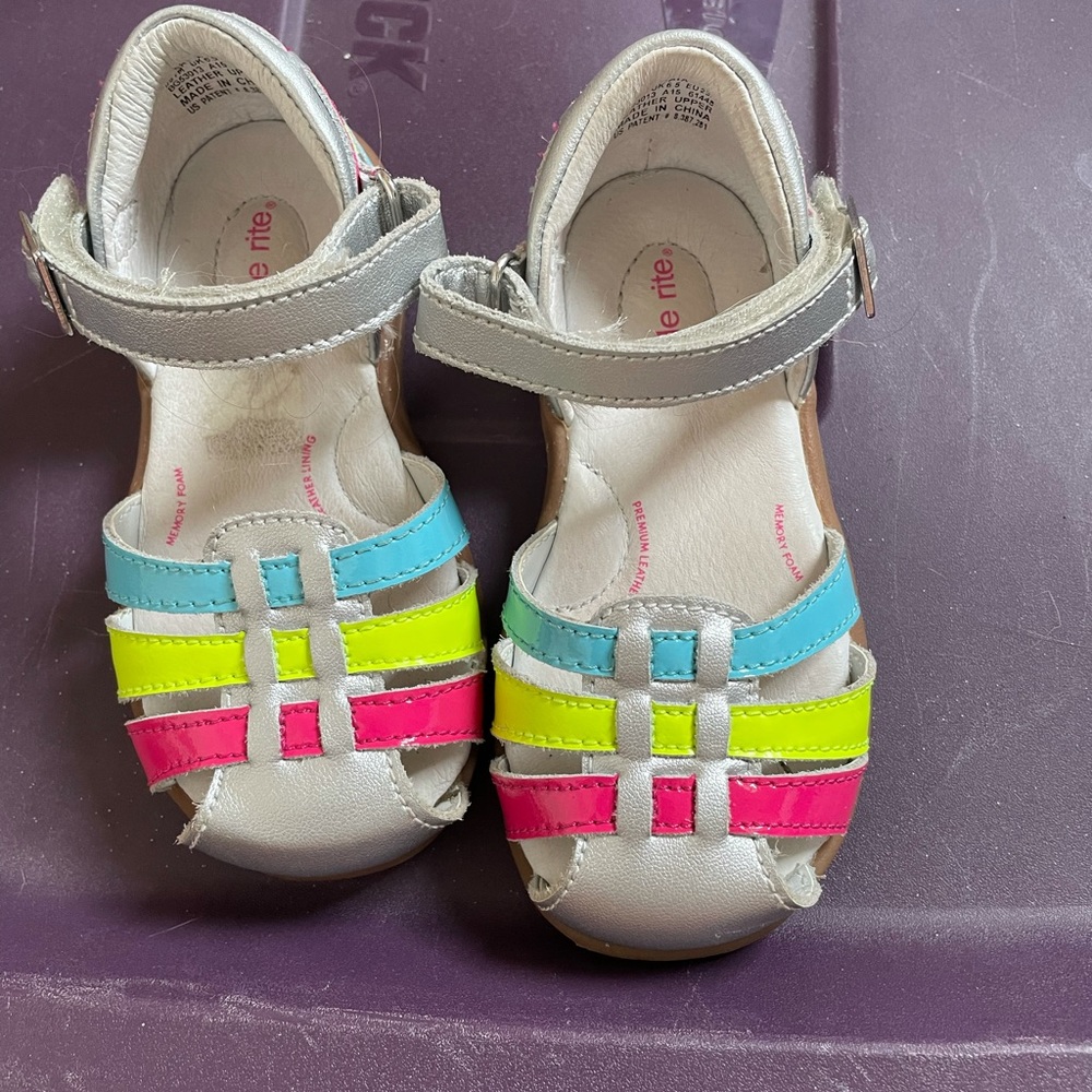 EUC stride rite size 7 shoe.
